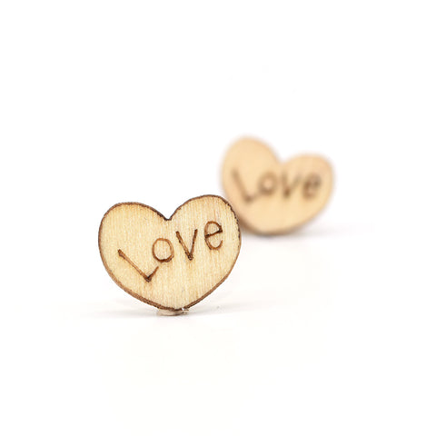 décoration de table ,cœur en bois ,écriture love