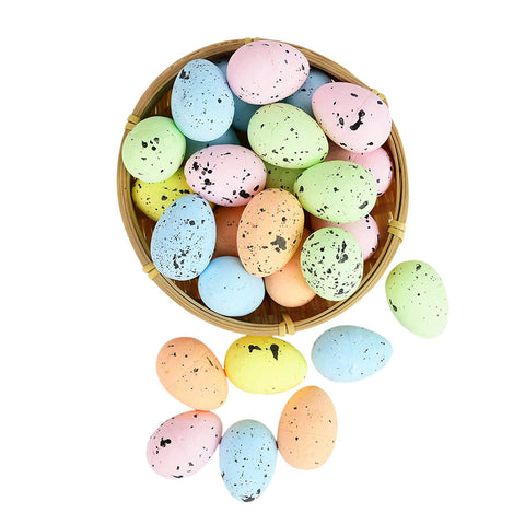 Œufs de pâques en mousse colorés
