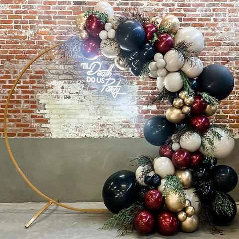Kit arche de ballons rouge ,noir et or