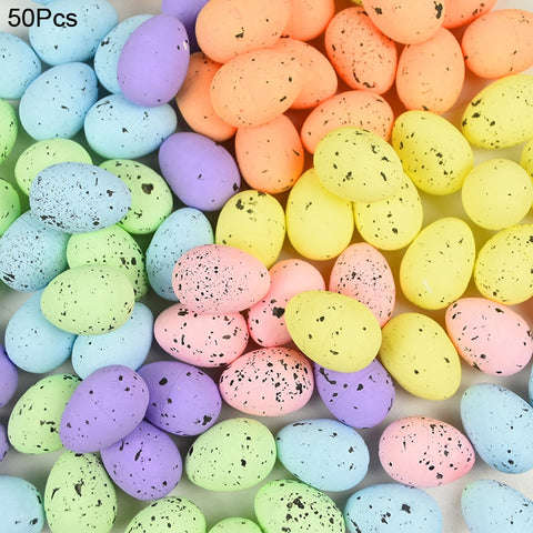 Œufs de pâques en mousse colorés