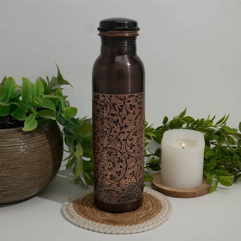 Bouteille d'eau en cuivre pur antique gravée ± 950 ml (lourde