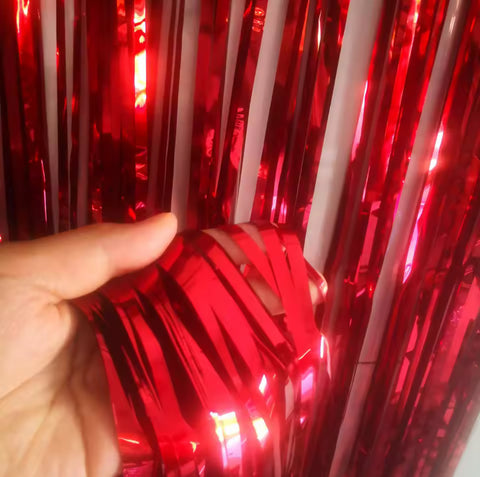 Rideau lamelles rouge métallisé 2m x 1m – Fond photo Photobooth & décoration événementielle