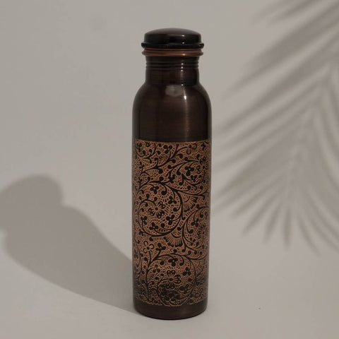 Bouteille d'eau en cuivre pur antique gravée ± 950 ml (lourde