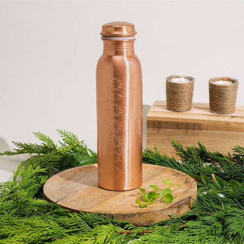 Bouteille d'eau en cuivre pur 7 chakras finition mate ± 950 ml