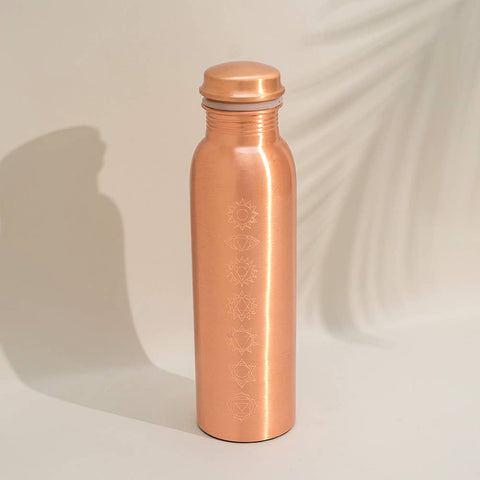 Bouteille d'eau en cuivre pur 7 chakras finition mate ± 950 ml