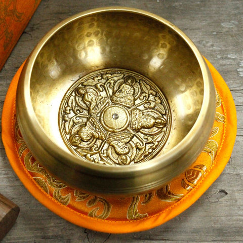 coffret-spirituel-bols-chantants-bouddhistes-resonance-sonore-soins-energetiques-detente