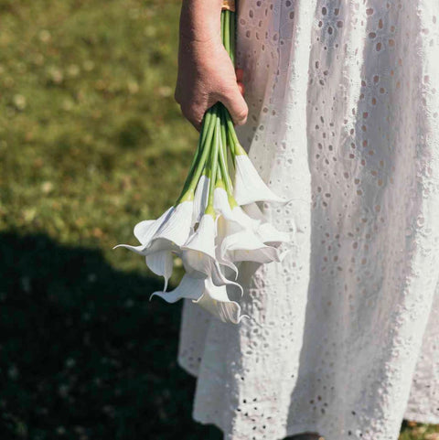 Bouquet de 4 Arums Blanc & Vert – 32 cm | Fleurs Artificielles Élégantes