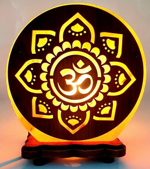 Lampe à sel  de l’Himalaya sculptée￼